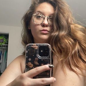 Meet your Posher, Maddie